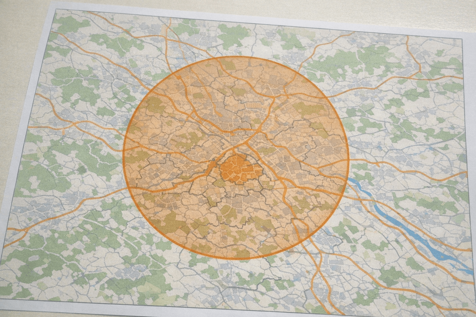 Stilisierte Karte von Stuttgart und Umgebung mit markiertem Einsatzradius für Elektro-Notdienst.